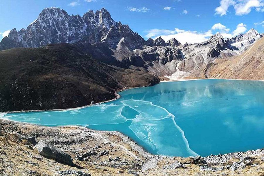 Everest Base Camp trek with Chola Pass